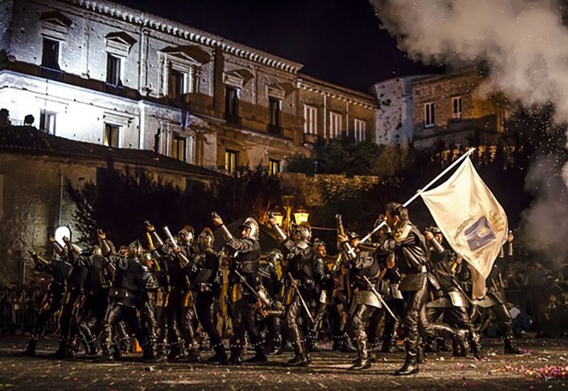Spettacolo serale: il castello illuminato